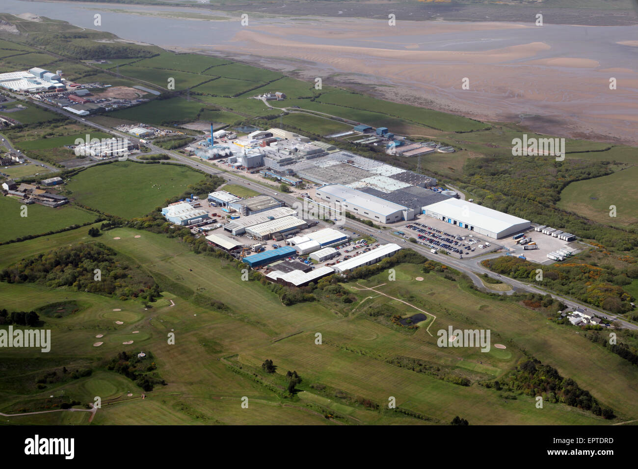 Vue aérienne de Park Road Industrial Estate et Robert McBride Ltd factory, Barrow-in-Furness, Cumbria, Royaume-Uni Banque D'Images