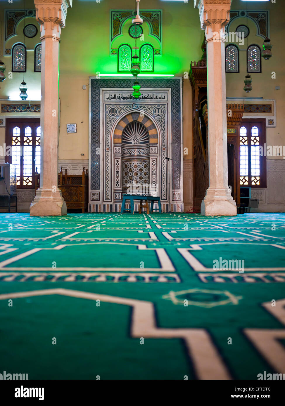 La porte de La Mecque dans la mosquée El-Tabia à Assouan, Egypte Photo  Stock - Alamy