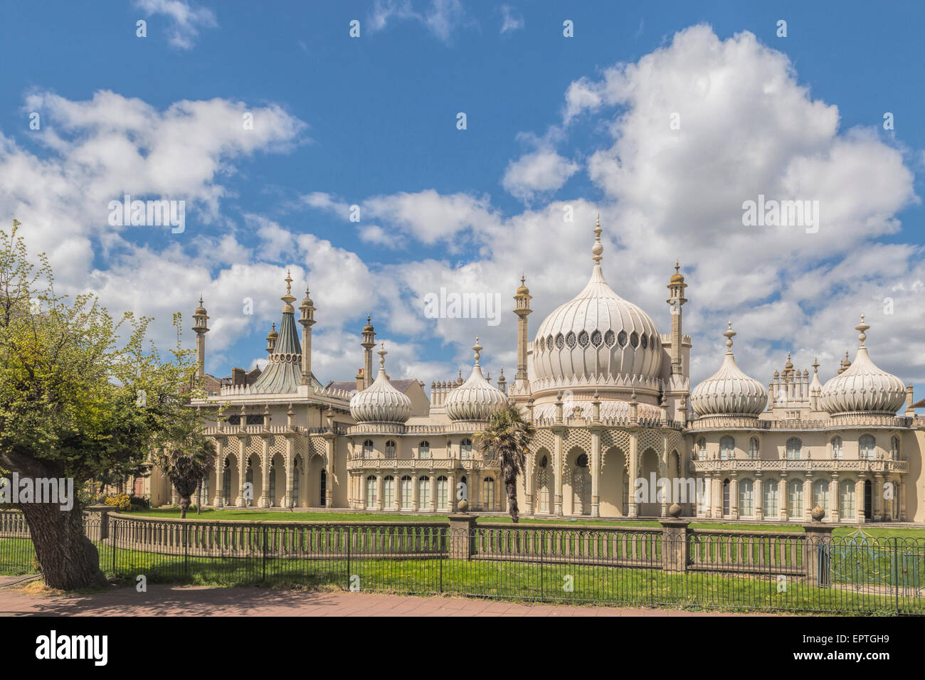 Façade du Pavillon Royal, une ancienne résidence royale à Brighton, East Sussex, Angleterre, Royaume-Uni. C'est un site du patrimoine mondial de l'UNESCO. Banque D'Images