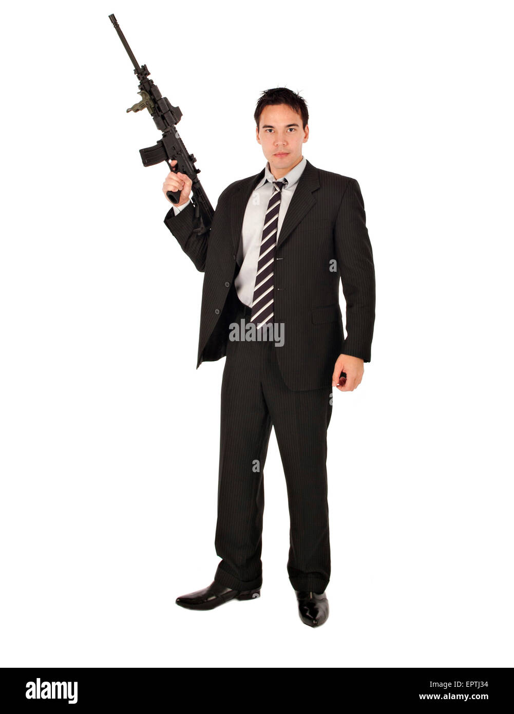 Comité permanent de l'homme blanc avec un pistolet semi-automatique AR-15 Banque D'Images
