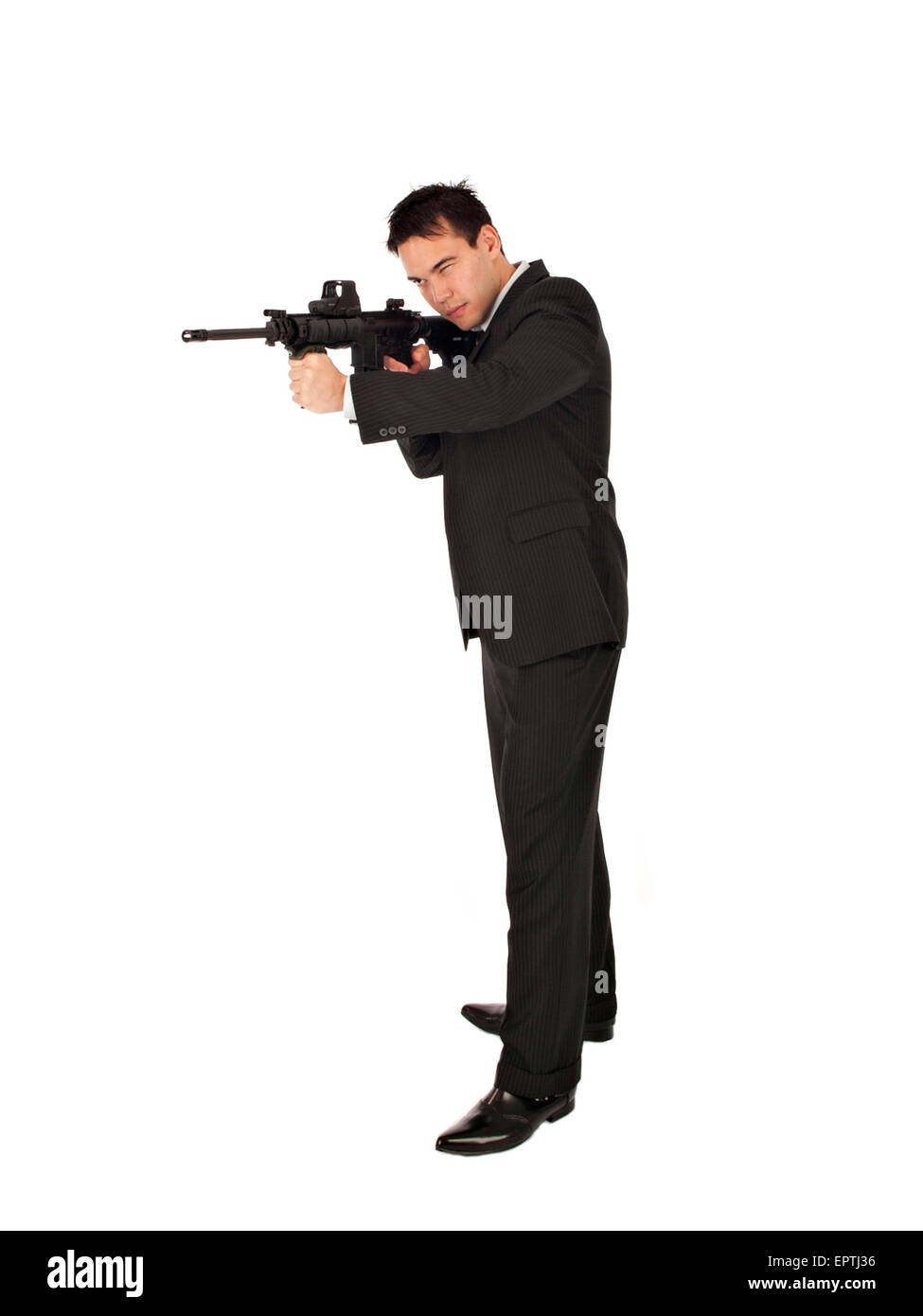 Comité permanent de l'homme blanc avec un pistolet semi-automatique AR-15 Banque D'Images