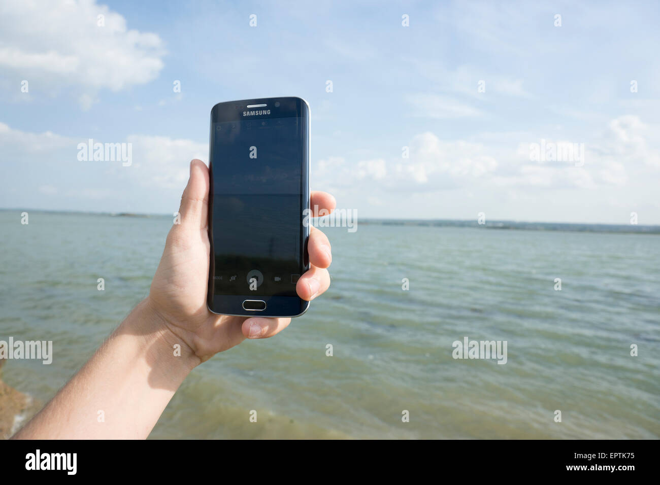 Samsung S6 bord, prise de photos, d'essais avec le nouveau périphérique, atmosphère de détente paisible de palourdes Banque D'Images