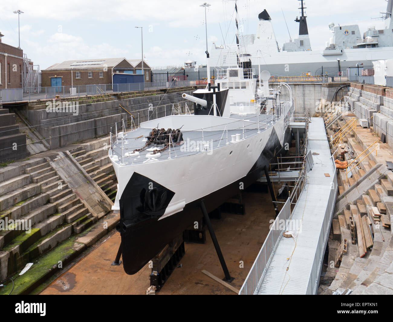 Le HMS M33 M29 un moniteur de classe de la Marine royale, prêt à être ouvert au public en 2015 à Portsmouth Historic Dockyard Banque D'Images