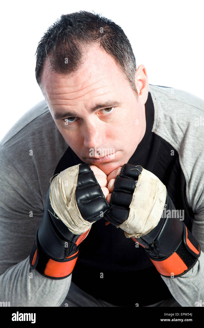 Caucasian boxer 40 ans isolé sur fond blanc Banque D'Images