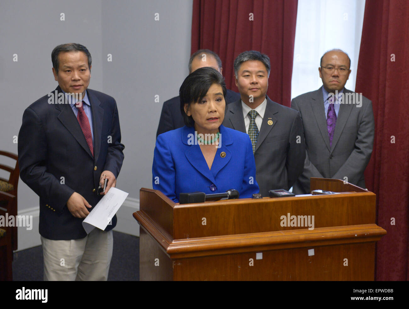 Washington, DC, USA. 21 mai, 2015. Membre du Congrès américain Judy Chu parle lors d'une conférence de presse sur la colline du Capitole à Washington, DC, États-Unis, le 21 mai 2015. Vingt-deux membres du Congrès des États-Unis le jeudi a exhorté le Procureur général du pays Loretta Lynch pour examiner les accusations d'espionnage portées contre un hydrologue sino-américaine. © Yin Bogu/Xinhua/Alamy Live News Banque D'Images