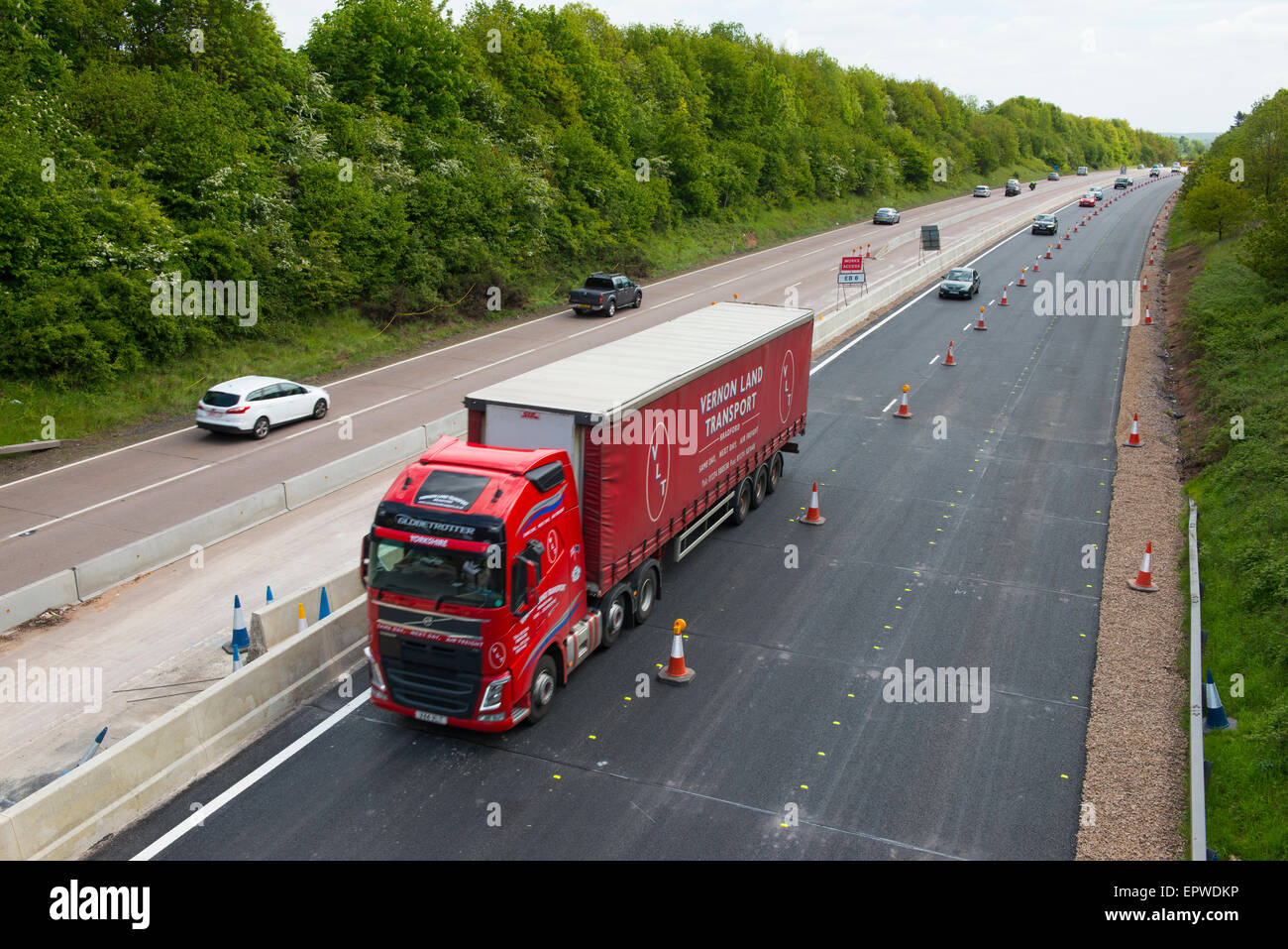 Resurfaçage sur l'autoroute M54, près de Shifnal dans le Shropshire, en Angleterre. Banque D'Images