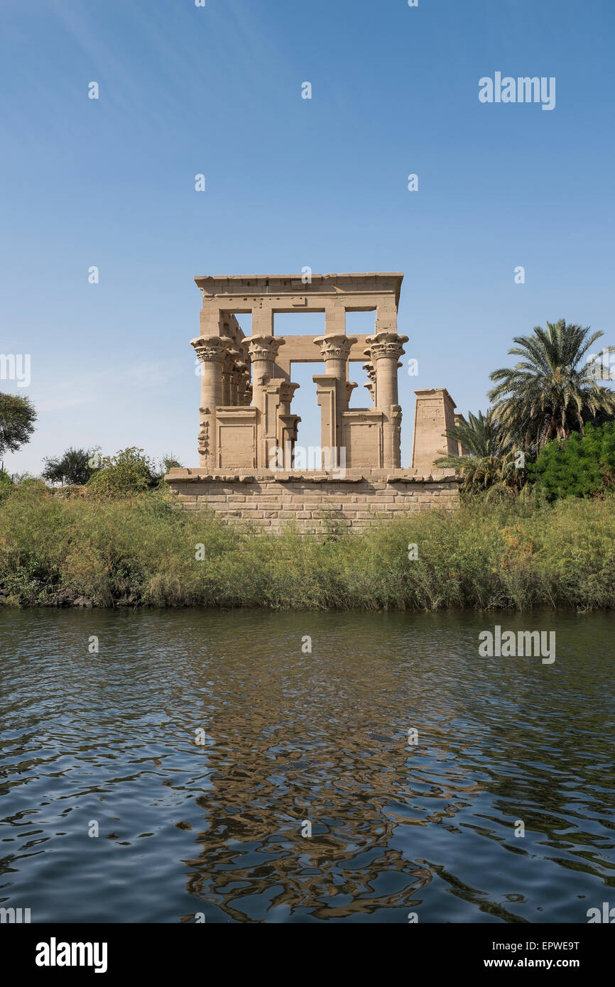 L'empereur Trajan's Kiosk au Temple d'Isis, Philae, Île Agilkia, le Nil, Haute Egypte Banque D'Images