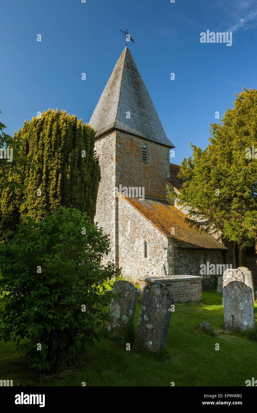 Après-midi de printemps à l'église St Pierre de Rodmell, East Sussex, Angleterre. Banque D'Images
