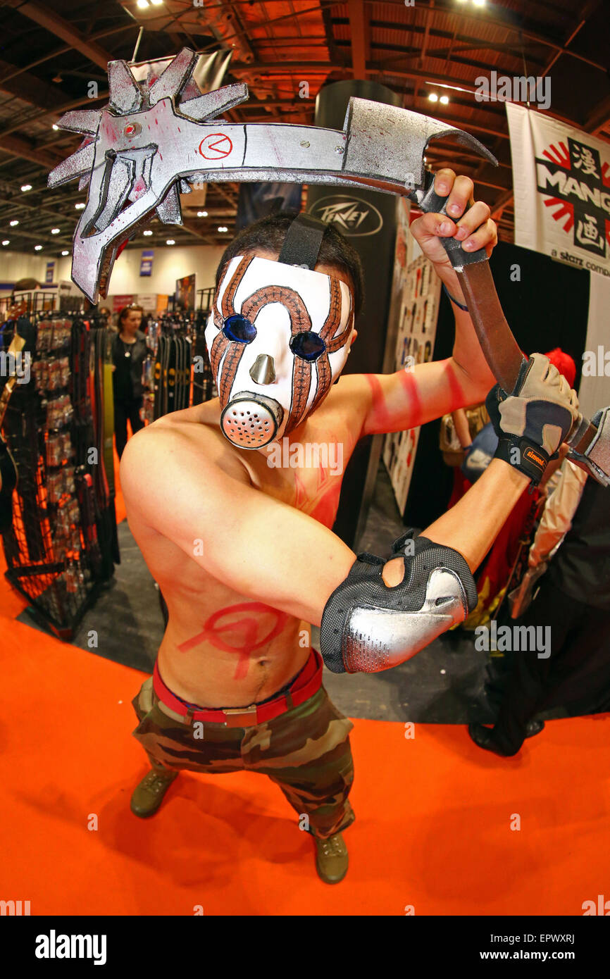 Londres, Royaume-Uni. 22 mai 2015. Les participants à MCM Comic Con à Excel de Londres où fans habillés en costumes comme leur favori, le film, bande dessinée ou cosplay fantasy caractère lors ils jouissaient d'un grand congrès restauration de vieux classiques et nouveaux. Crédit : Paul Brown/Alamy Live News Banque D'Images