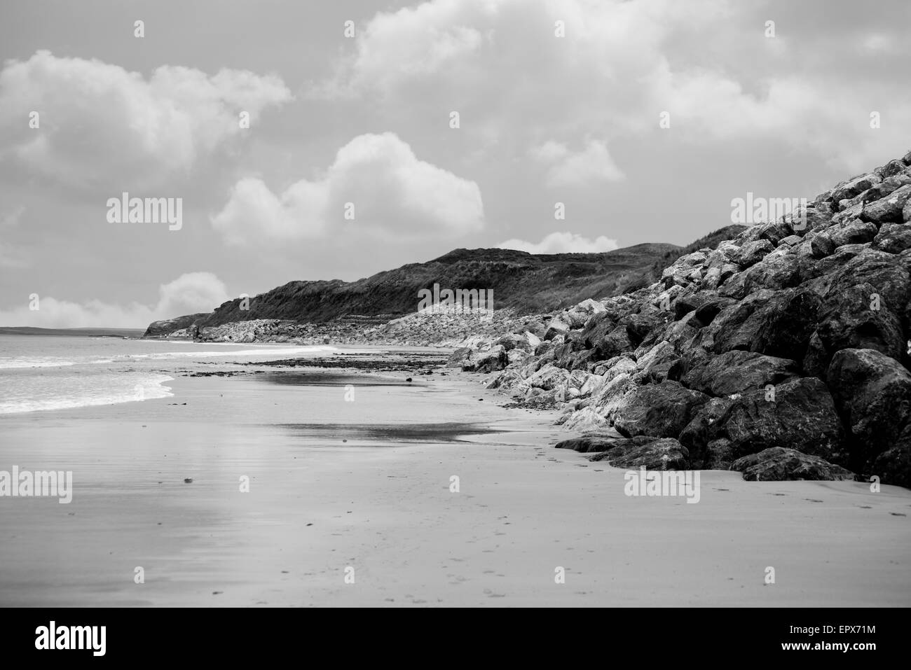 À côté de la plage de ballybunion Links golf course, dans le comté de Kerry Irlande noir et blanc Banque D'Images