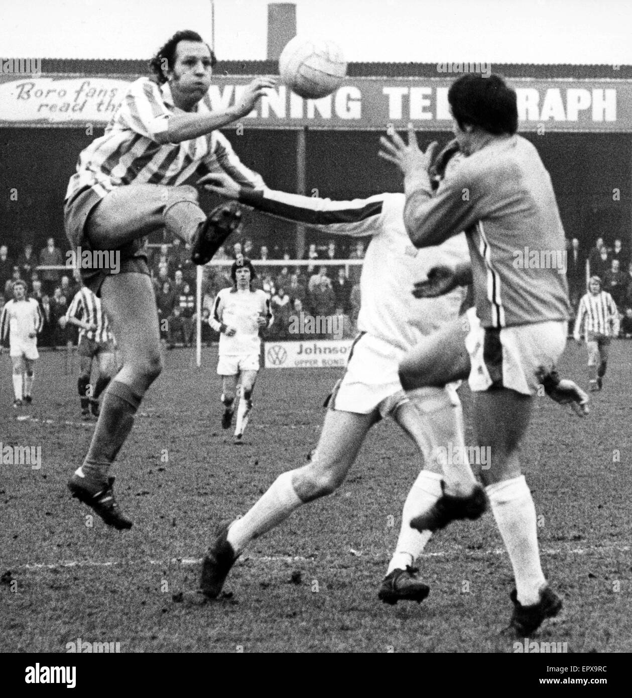 Nuneaton Borough v Yeovil Town. 21 février 1976. Tony Jacques est de retour à l'arrondissement. L'attaquant qui a marqué 108 buts pour Borough dans son premier passage au club est maintenant l'espoir de briser le record de 126 plantes Ken. Banque D'Images