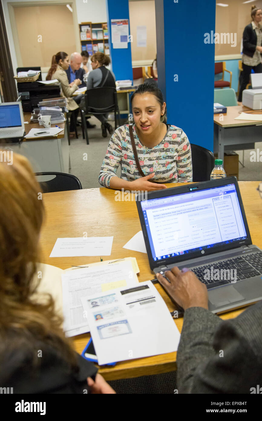 Detroit, Michigan - aide les immigrants avec leurs demandes de citoyenneté américaine. Banque D'Images