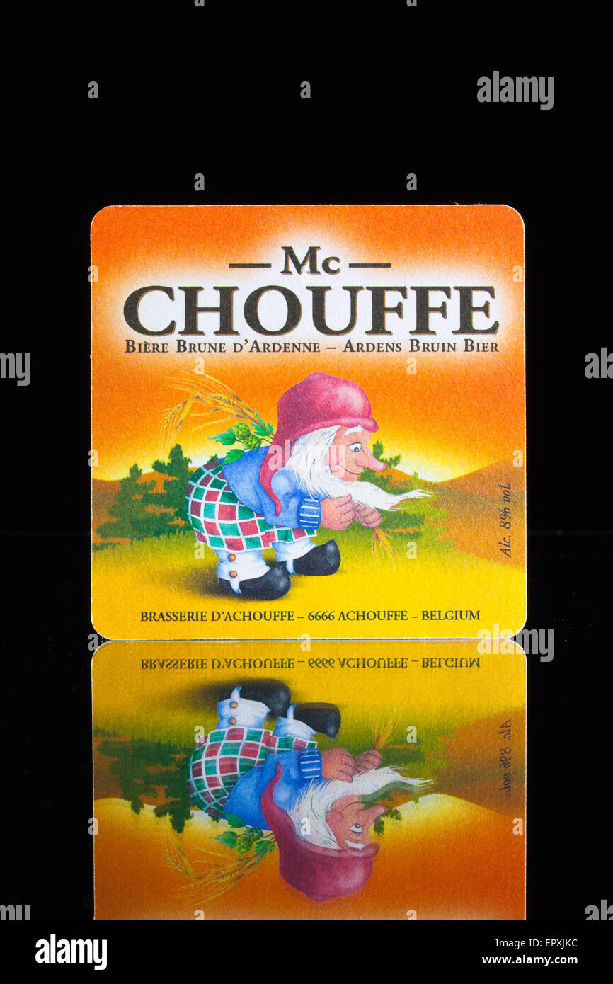 Allemagne,Berlin - Janvier 7,2015:Beermat de La Choufee la bière sur une table en verre.La Chouffe est une bière de type Pale Ale Forte Banque D'Images