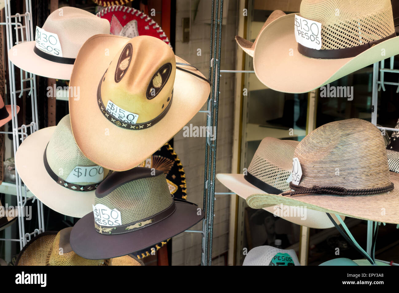 Chapeaux de cow boy à vendre Banque de photographies et d'images à haute  résolution - Alamy