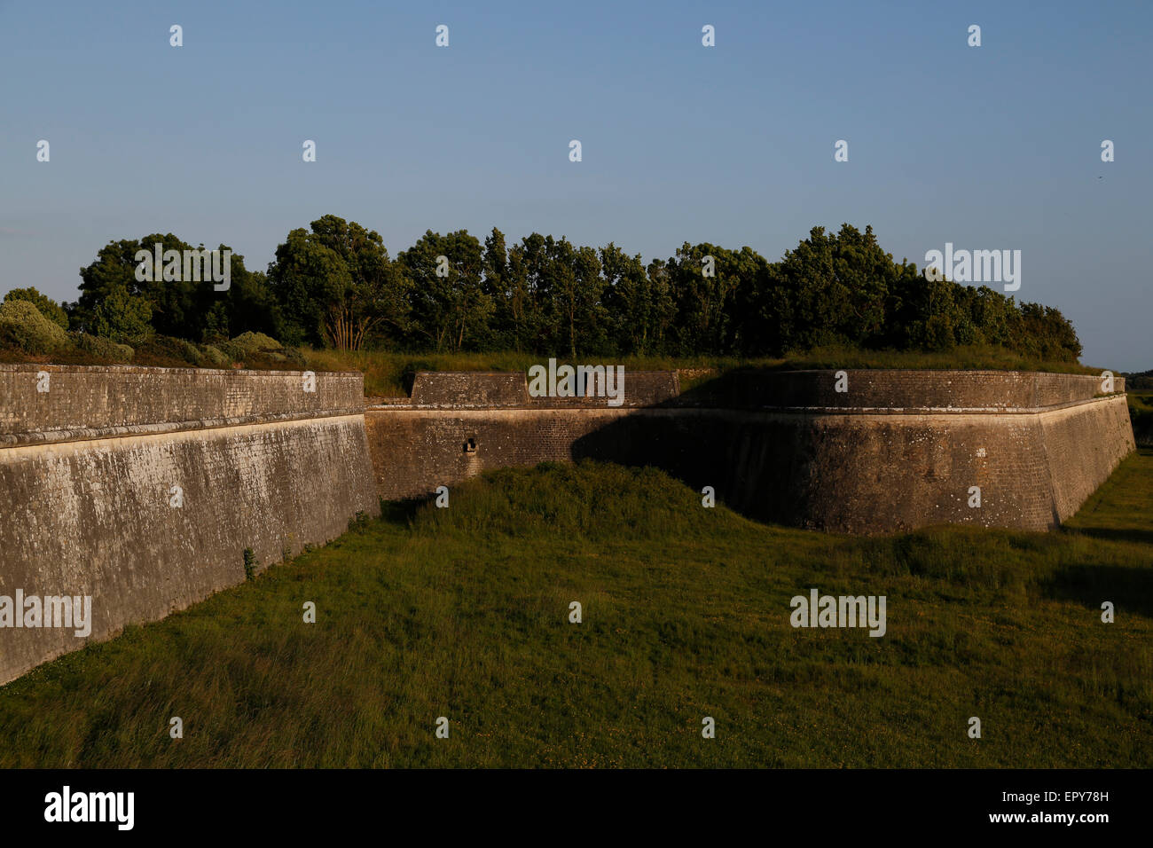 Les murs de la ville de Saint-Martin-de-Ré, Charente-Maritime, France. Banque D'Images
