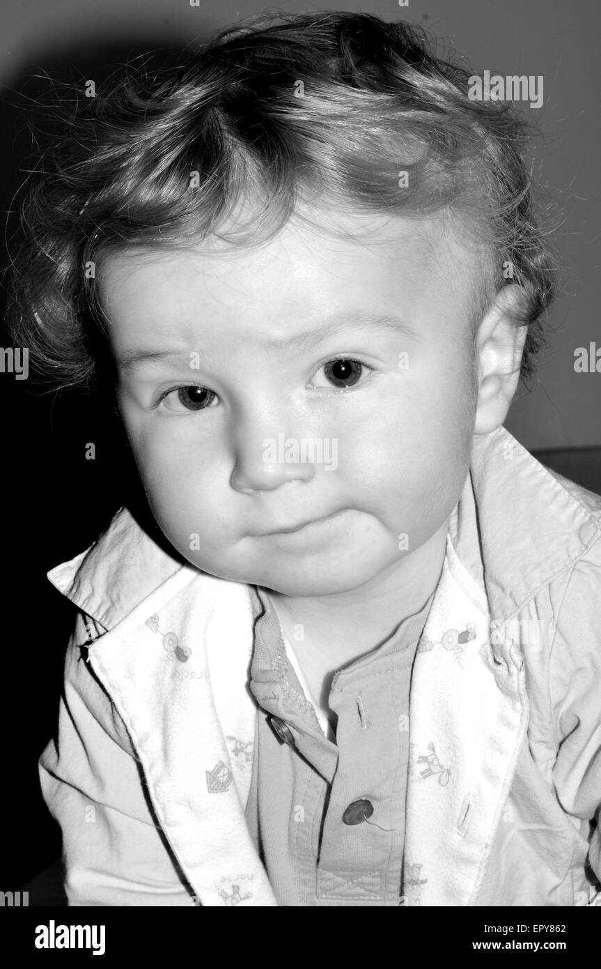 Portrait d'un enfant autist en monochrome Banque D'Images