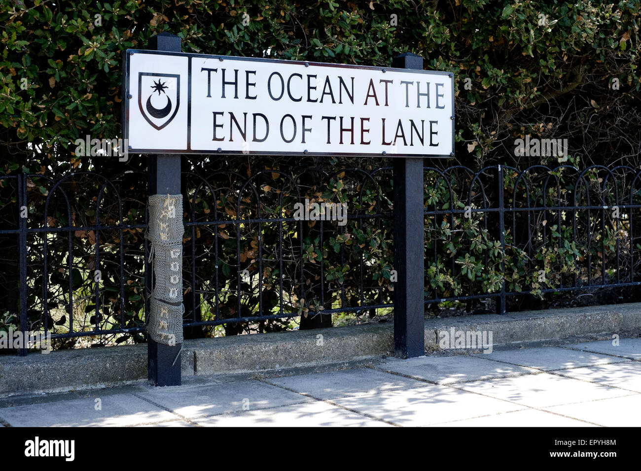 Plaque de rue avec le nom inhabituel de l'océan à la fin de l'angleterre southsea hampshire uk lane Banque D'Images