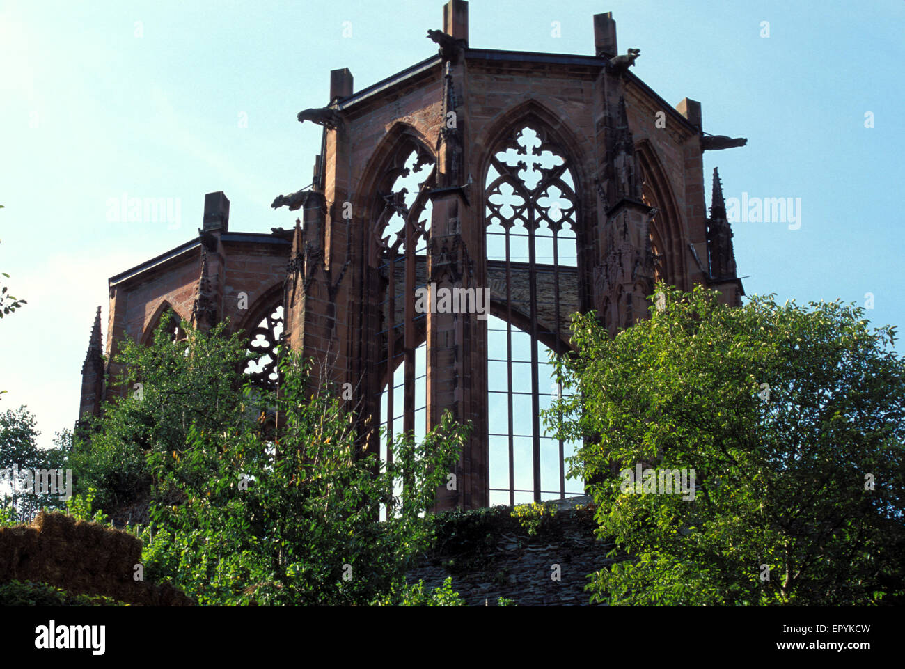 DEU, Allemagne, ruine de la chapelle Werner dans Bachrach au bord du Rhin. DEU, Deutschland, Ruine der Wernerkapelle à Bacharach Banque D'Images