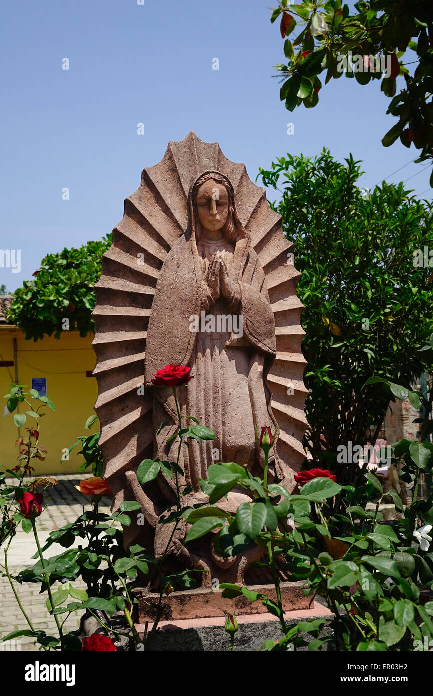 L'église catholique, d'El Tuito, du Mexique, de la statue de la Vierge Marie, Vierge de Guadalupe, Vierge de Guadalupe, Notre Dame de Guadalupe Banque D'Images