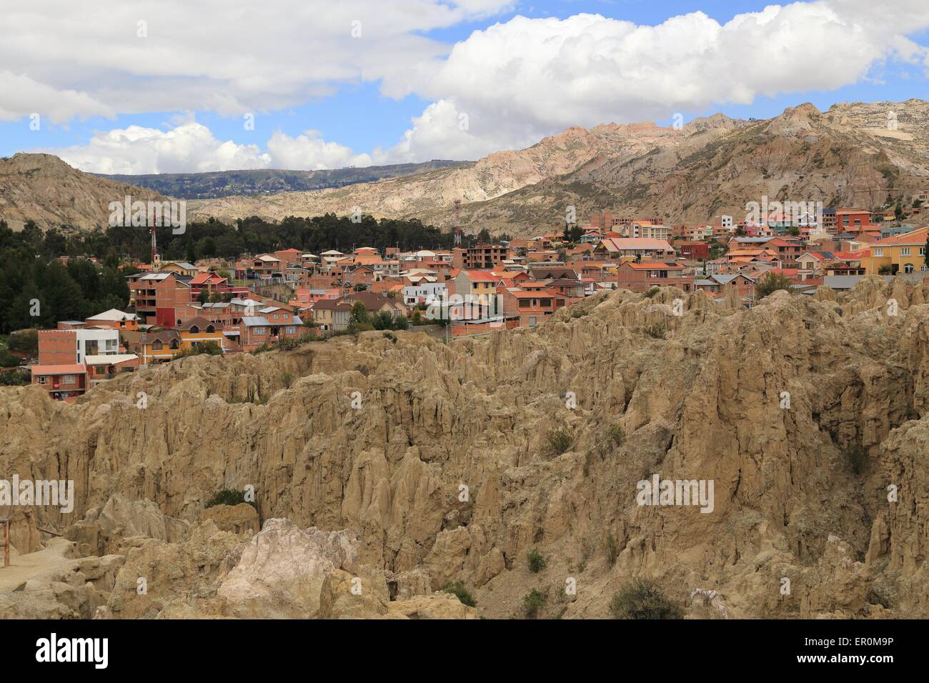 Au-dessus des maisons de la vallée de la Lune (Valle de la Luna) près de La Paz en Bolivie, Amérique du Sud Banque D'Images