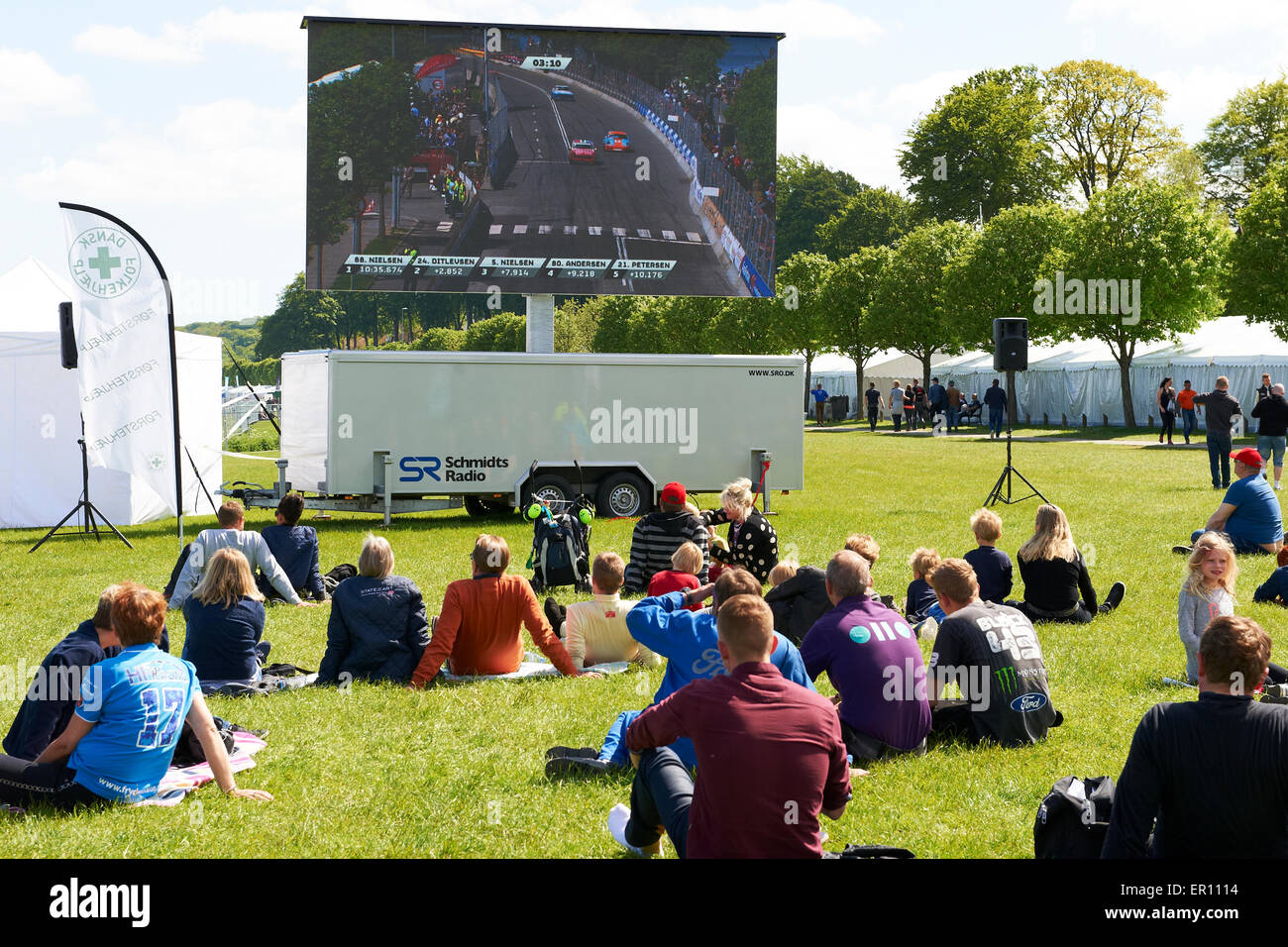 Aarhus, Danemark. 24 mai, 2015. Son Altesse Royale le Prince Joachim est une passionnée de la race driver. Dans sa course Lotus Cortina blanc, il l'a fait jusqu'à la tribune et a reçu un trophée cette journée ensoleillée en mai Crédit : Brian Bjeldbak/Alamy Live News Banque D'Images