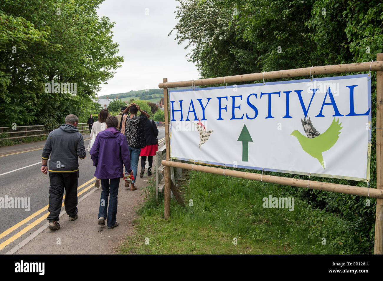 Hay-on-Wye, au Pays de Galles, Royaume-Uni. 24 mai, 2015. Inscrivez-vous à l'Hay Festival le 24 mai 2015 à Hay-on-Wye, au Pays de Galles. Le Hay Festival est un festival annuel de la littérature et des arts qui a commencé en 1988. Credit : Mark Harvey/Alamy Live News Banque D'Images