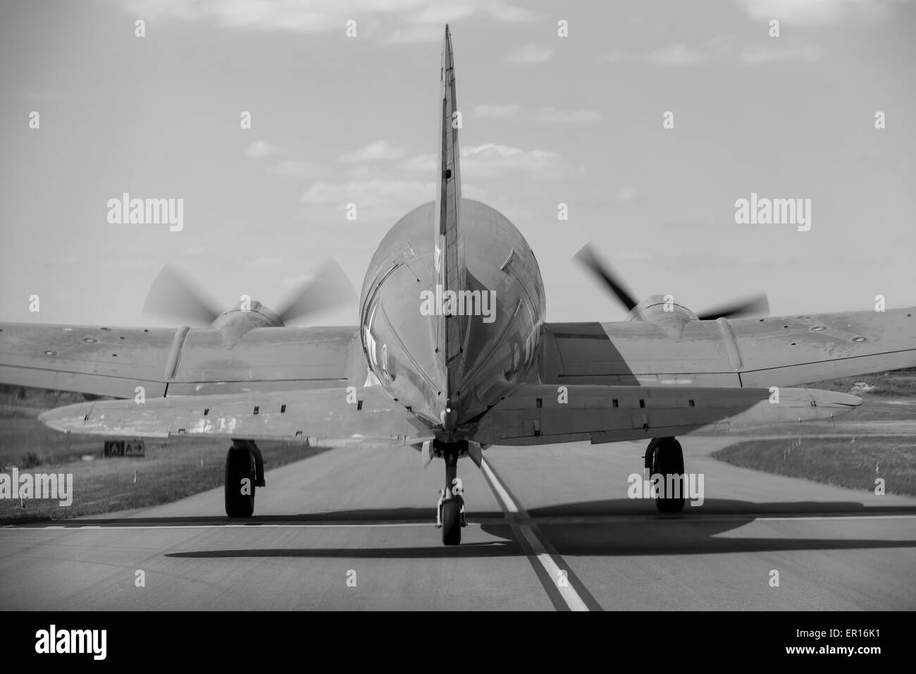 Concord, NC, USA. 24 mai, 2015. Concord, NC - 24 mai 2015 : effectuer un survol d'avions militaires avant le début de la Coca Cola 600 à Charlotte Motor Speedway à Concord, NC. Credit : csm/Alamy Live News Banque D'Images