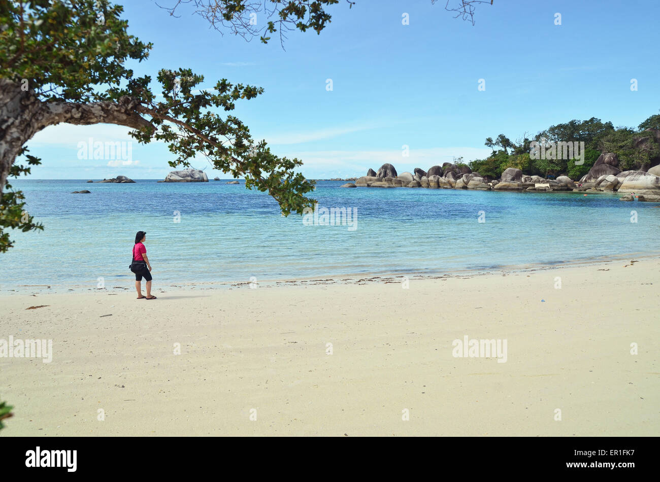 Ambiance tranquille à Tanjung Tinggi Beach Banque D'Images