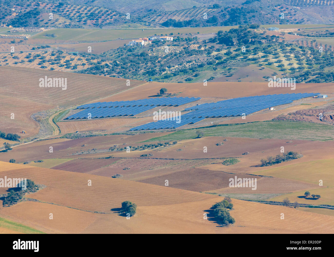 L'énergie solaire près de Colmenar, la province de Malaga, Andalousie, Espagne du sud. Banque D'Images