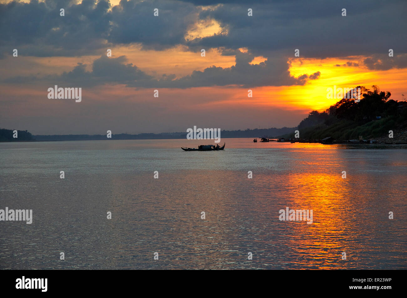 Le coucher du soleil, Mékong, Kampong Cham, Cambodge Banque D'Images