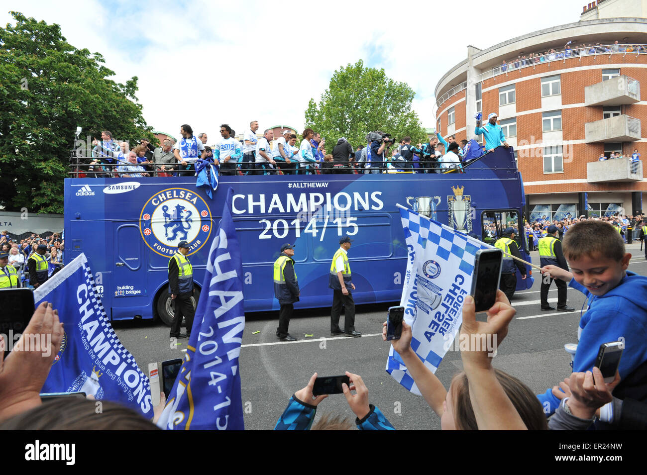 Chelsea, London, UK. 25 mai 2015. Le Club de Football de Chelsea Premier League revue de la victoire. Crédit : Matthieu Chattle/Alamy Live News Banque D'Images