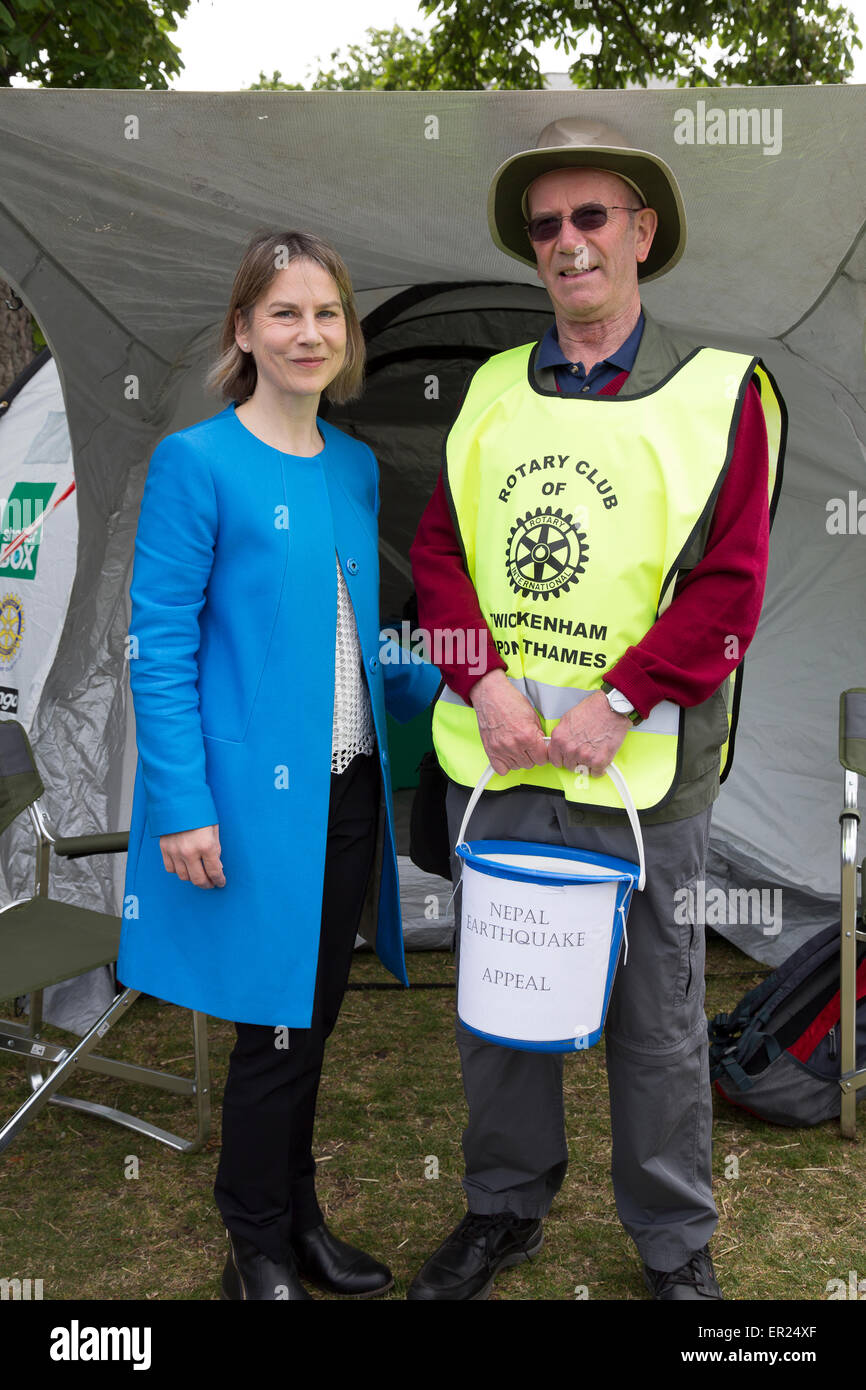 Tania Mathias, Twickenham nouvellement élue député conservateur montre à soutenir les victimes du séisme le Népal. Banque D'Images