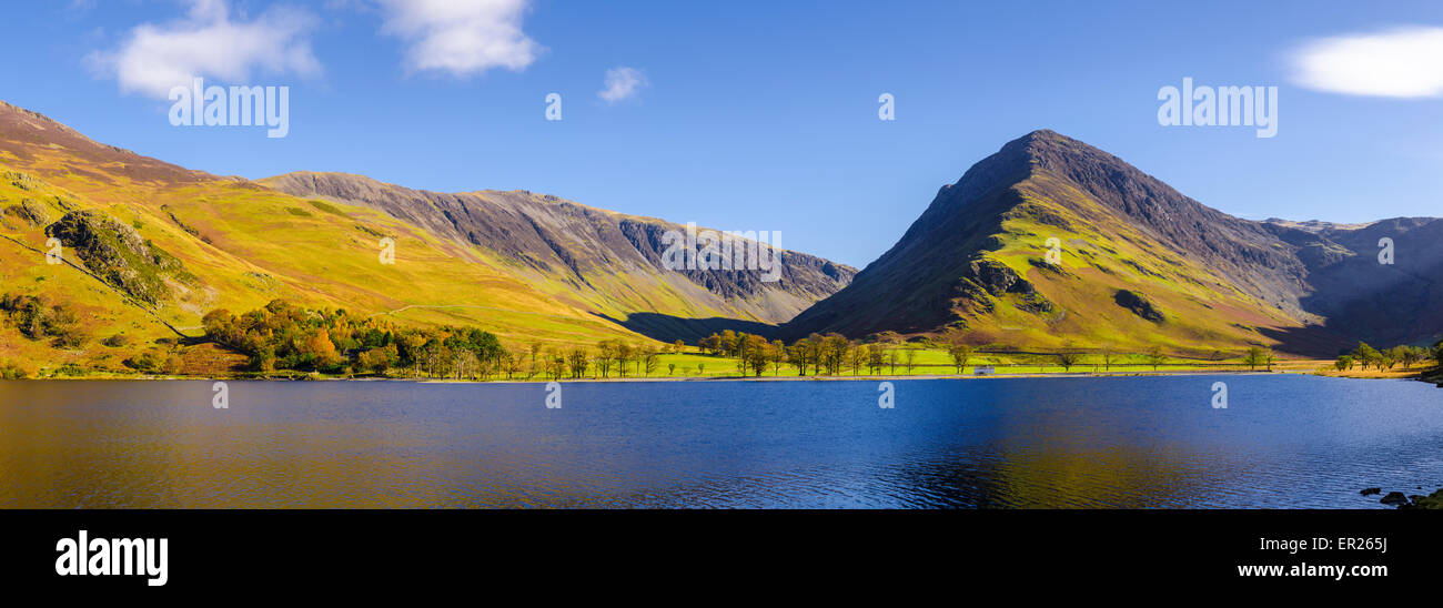 Panorama de la hure avec Robinson, Dale Head et Fleetwith le brochet. Lake District, Cumbria, Angleterre. Banque D'Images