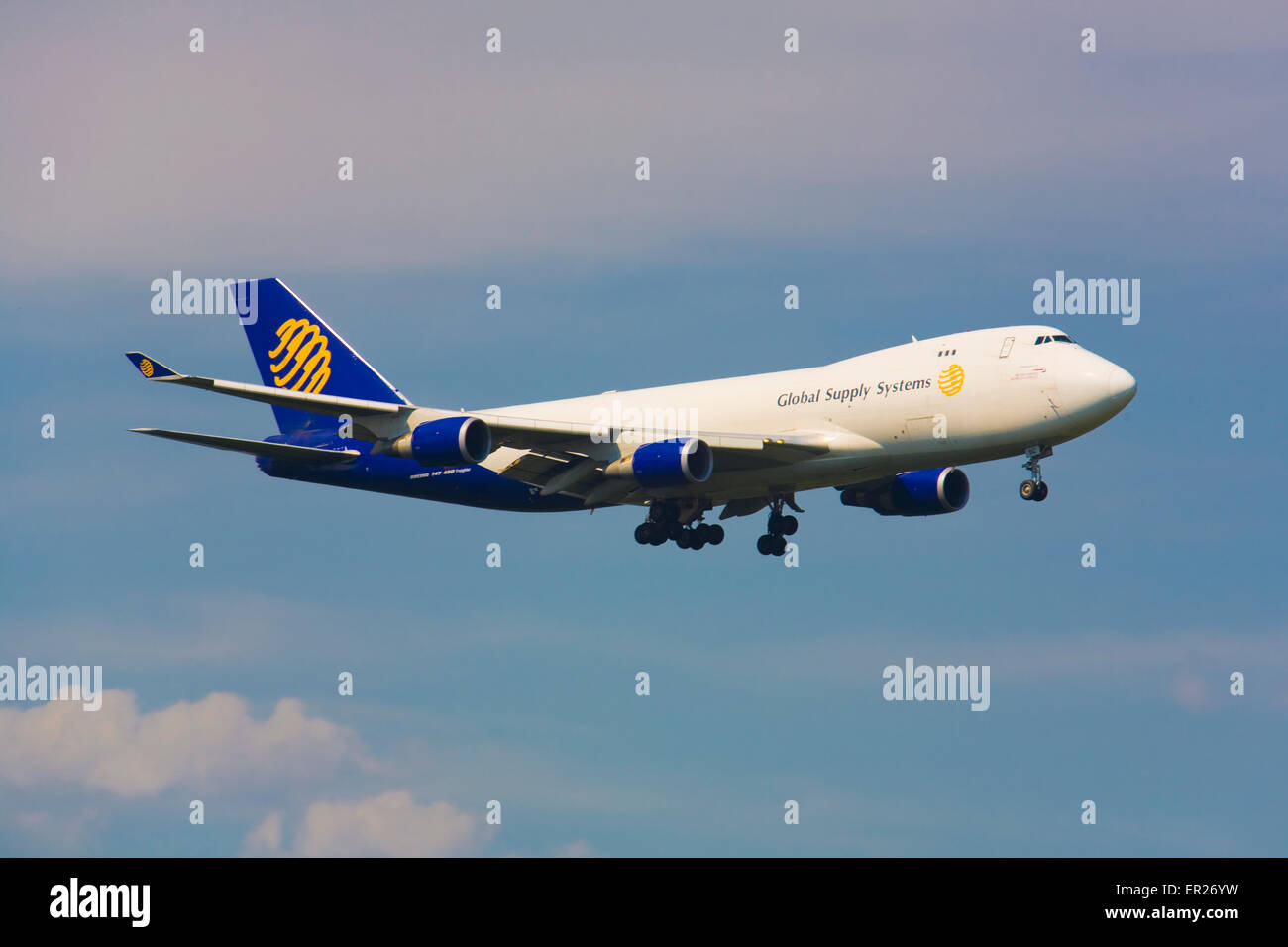 L'Europe, l'Allemagne, Cologne, l'approche pour l'atterrissage à l'aéroport de Cologne Bonn, Boeing 747 du transporteur de fret des systèmes d'approvisionnement mondial. Banque D'Images