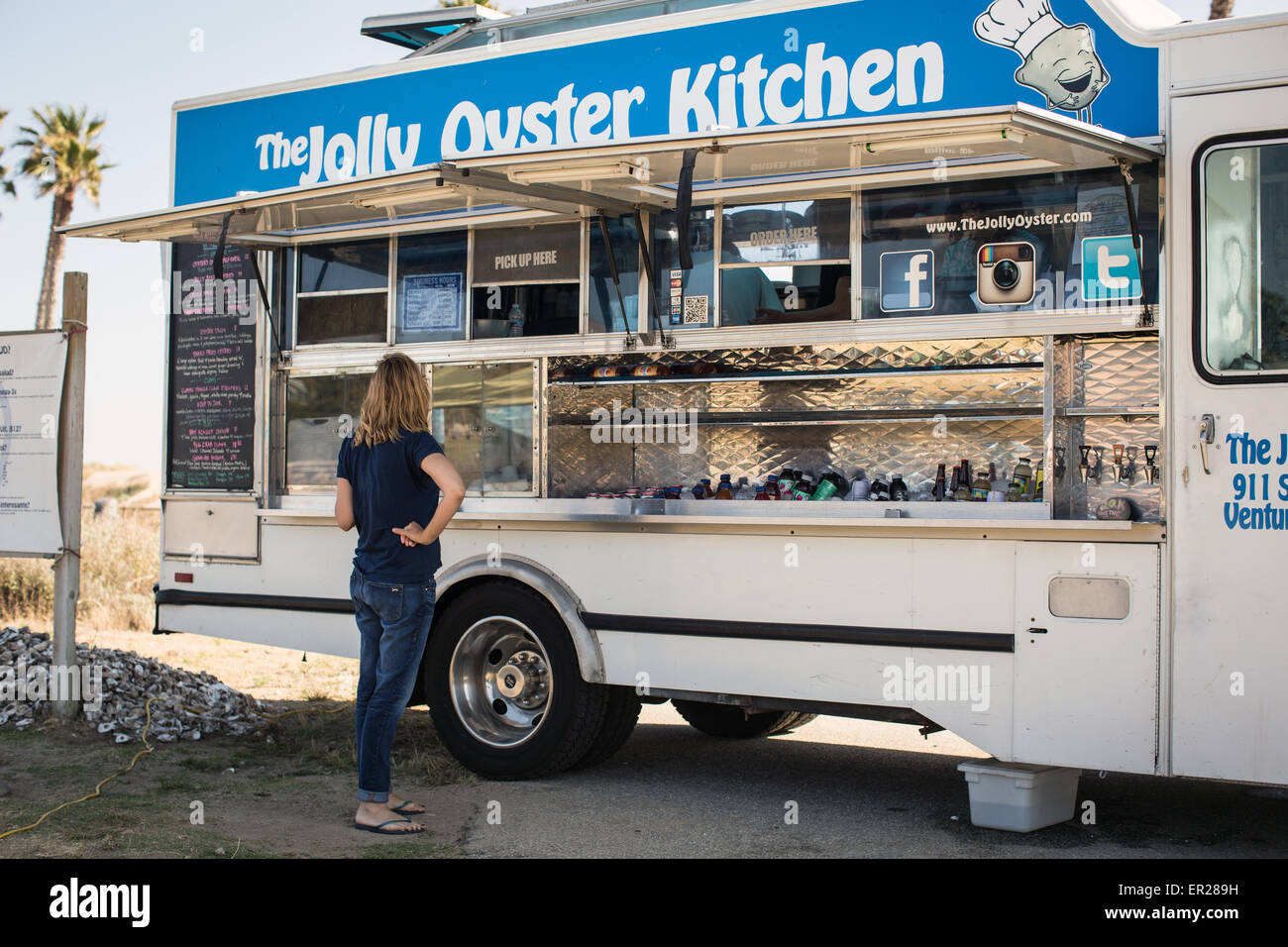 Le Jolly Oyster camion alimentaire au San Buenaventura State Beach à Ventura, Californie. Banque D'Images