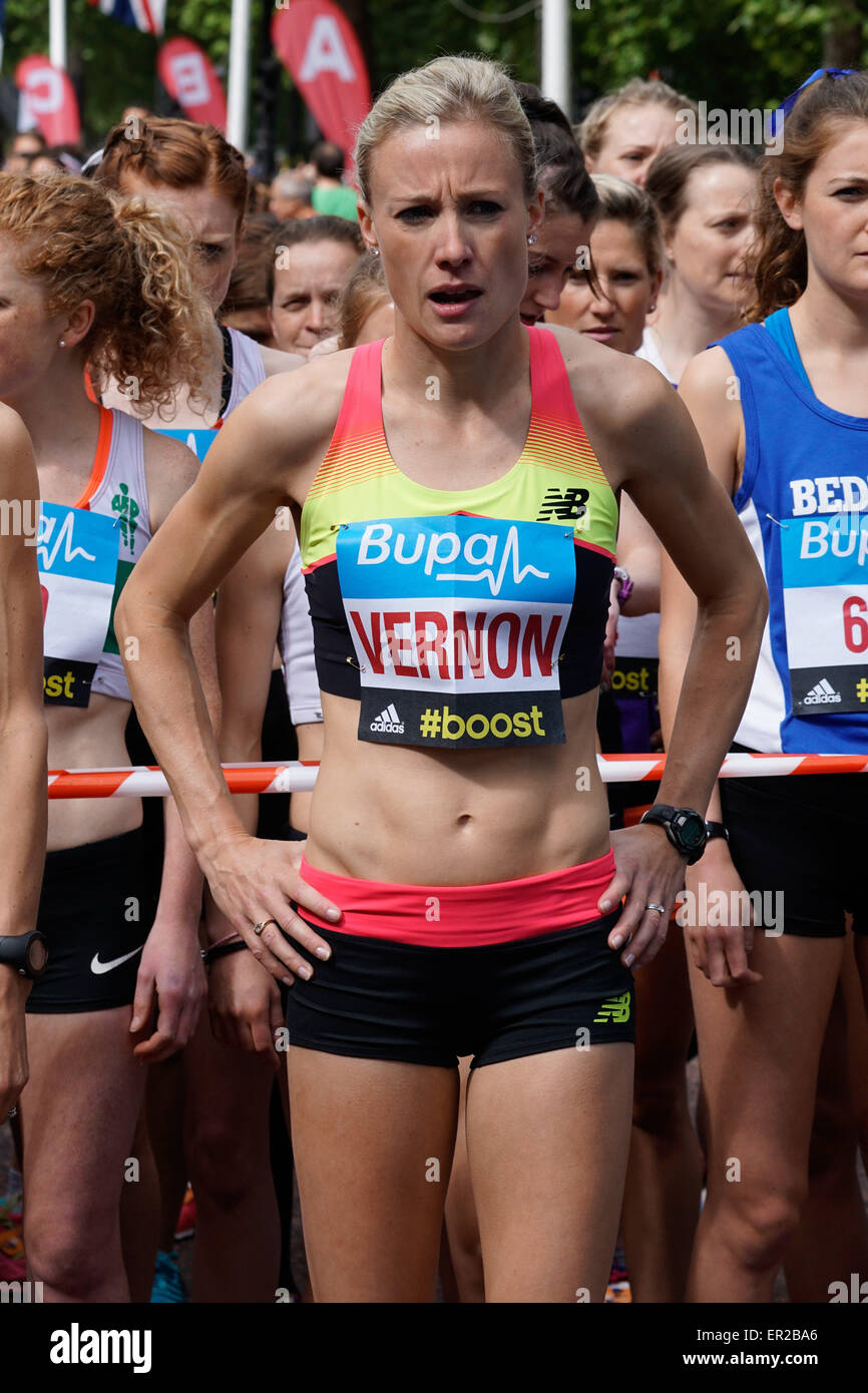 Londres, Royaume-Uni. 25 mai, 2015. Elle n° 7 à 34:14 Vernon de la BUPA 2015 London 10 000 à Westminster à Londres. Credit : Voir Li/Alamy Live News Banque D'Images