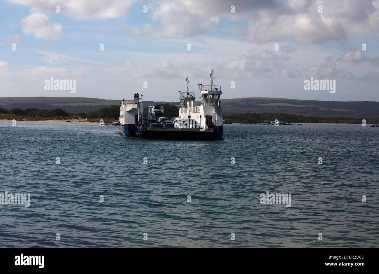 La chaîne des ronces Bay ferry naviguant entre bancs de sable et de Shell Bay à l'entrée de port de Poole Dorset Angleterre Banque D'Images La chaîne des ronces Bay ferry naviguant entre bancs de sable et de Shell Bay à l'entrée de port de Poole Dorset Angleterre Banque D'Images