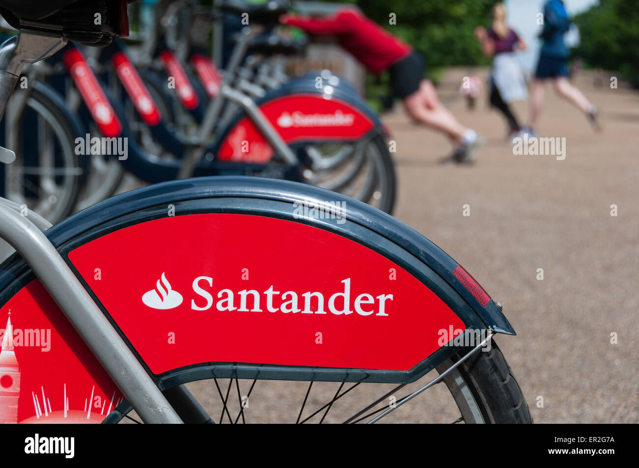 Cycles Santander également connu sous le nom de Boris prête des vélos à louer à Londres rues. Banque D'Images