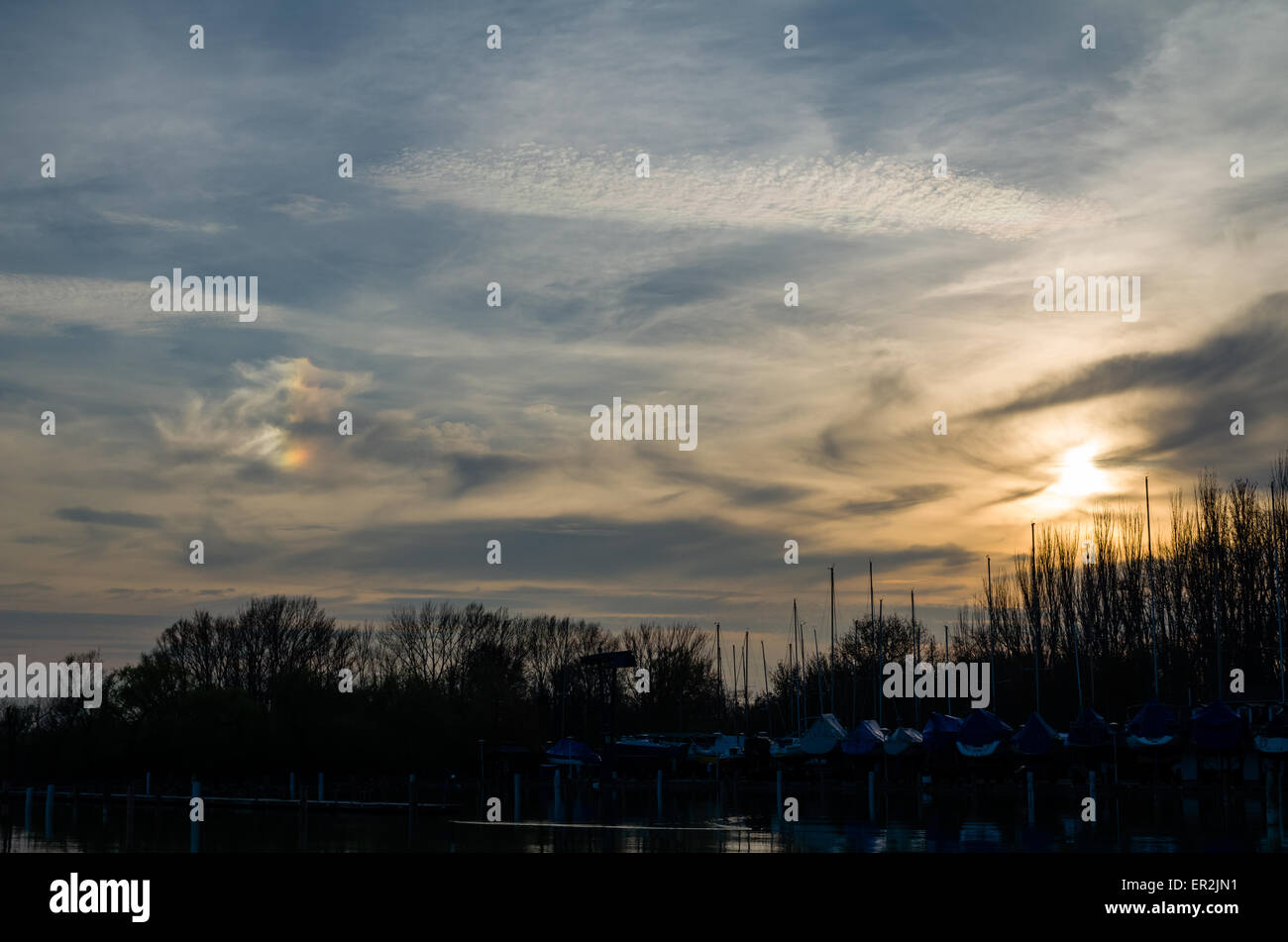Étrange Coucher de soleil sur le Lac Balaton Banque D'Images