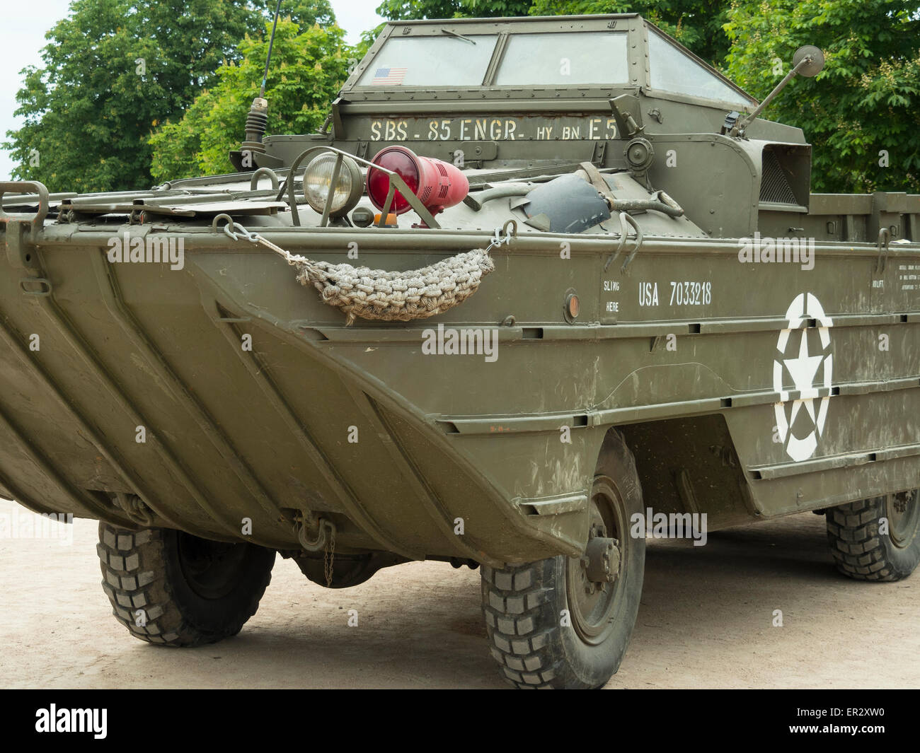 Véhicule amphibie de l'armée Banque de photographies et d'images à haute  résolution - Alamy