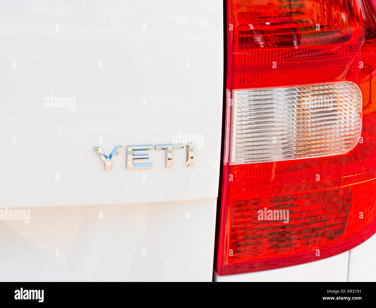 Nom et groupe de lumières arrière sur une voiture à hayon 2015 Skoda Yeti, Banque D'Images