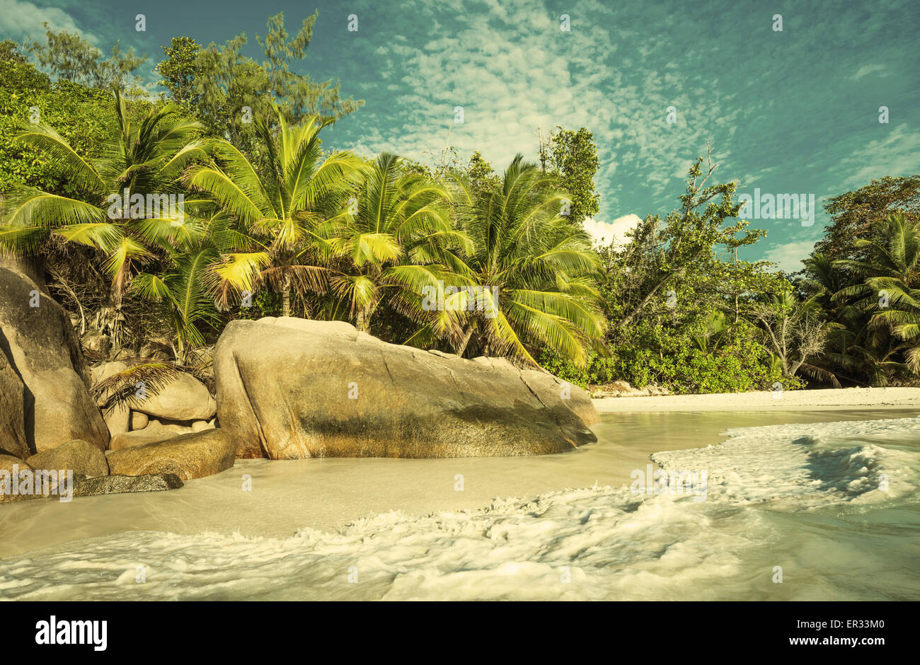 Image style rétro de Anse Lazio beach tropical island, Praslin, Seychelles Banque D'Images