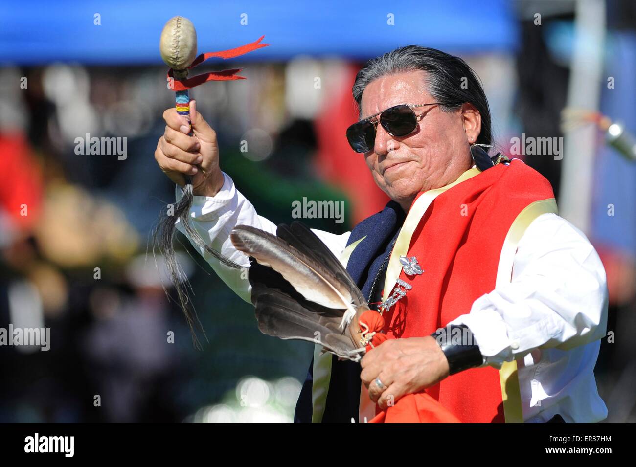 Une des danses traditionnelles Amérindiennes les Indiens d'Amérique Gourd Dance à l'Assemblée annuelle de la Fête du patrimoine de pow-wow 25 novembre 2014 à South Gate, Californie. Banque D'Images