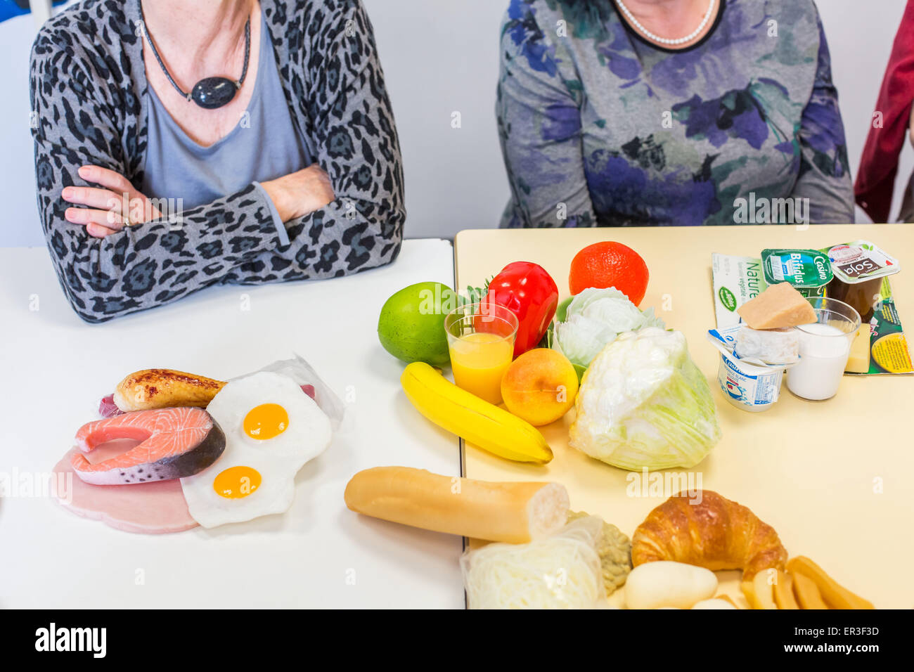Un atelier diététique et nutrition education thérapeutique chez les patients atteints d'ostéoporose. L'hôpital de Bordeaux, France. Banque D'Images