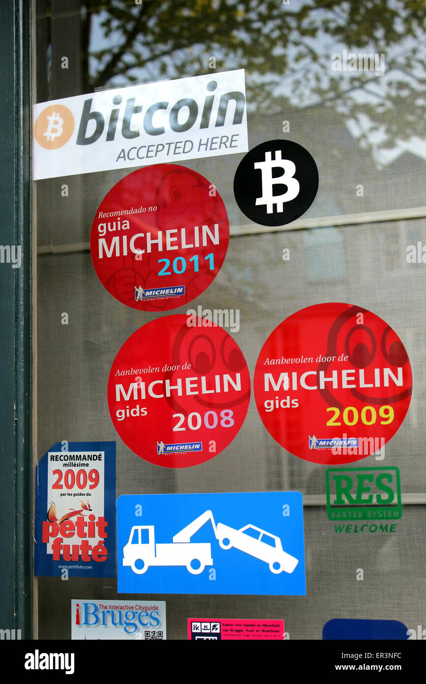 Paiement Bitcoin accepté ici. Bruges Belgique Banque D'Images