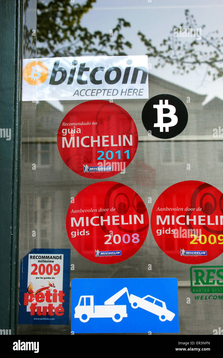 Paiement Bitcoin accepté ici. Bruges Belgique Banque D'Images