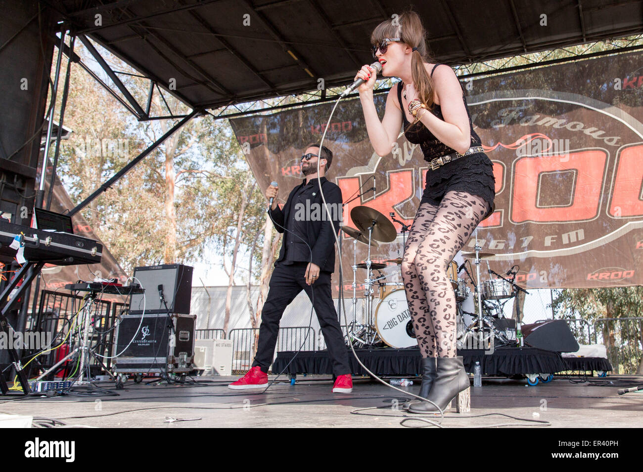 Irvine, Californie, USA. 16 mai, 2015. ALAN WILKIS (L) et l'OFFICE DE RYAN du Big Data en concert au cours de la Fiesta Y KROQ Weenie Roast à Irvine Meadows Amphitheater à Irvine, Californie © Daniel DeSlover/ZUMA/Alamy Fil Live News Banque D'Images