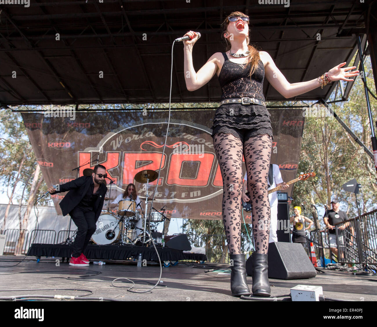 Irvine, Californie, USA. 16 mai, 2015. ALAN WILKIS (L) et l'OFFICE DE RYAN du Big Data en concert au cours de la Fiesta Y KROQ Weenie Roast à Irvine Meadows Amphitheater à Irvine, Californie © Daniel DeSlover/ZUMA/Alamy Fil Live News Banque D'Images