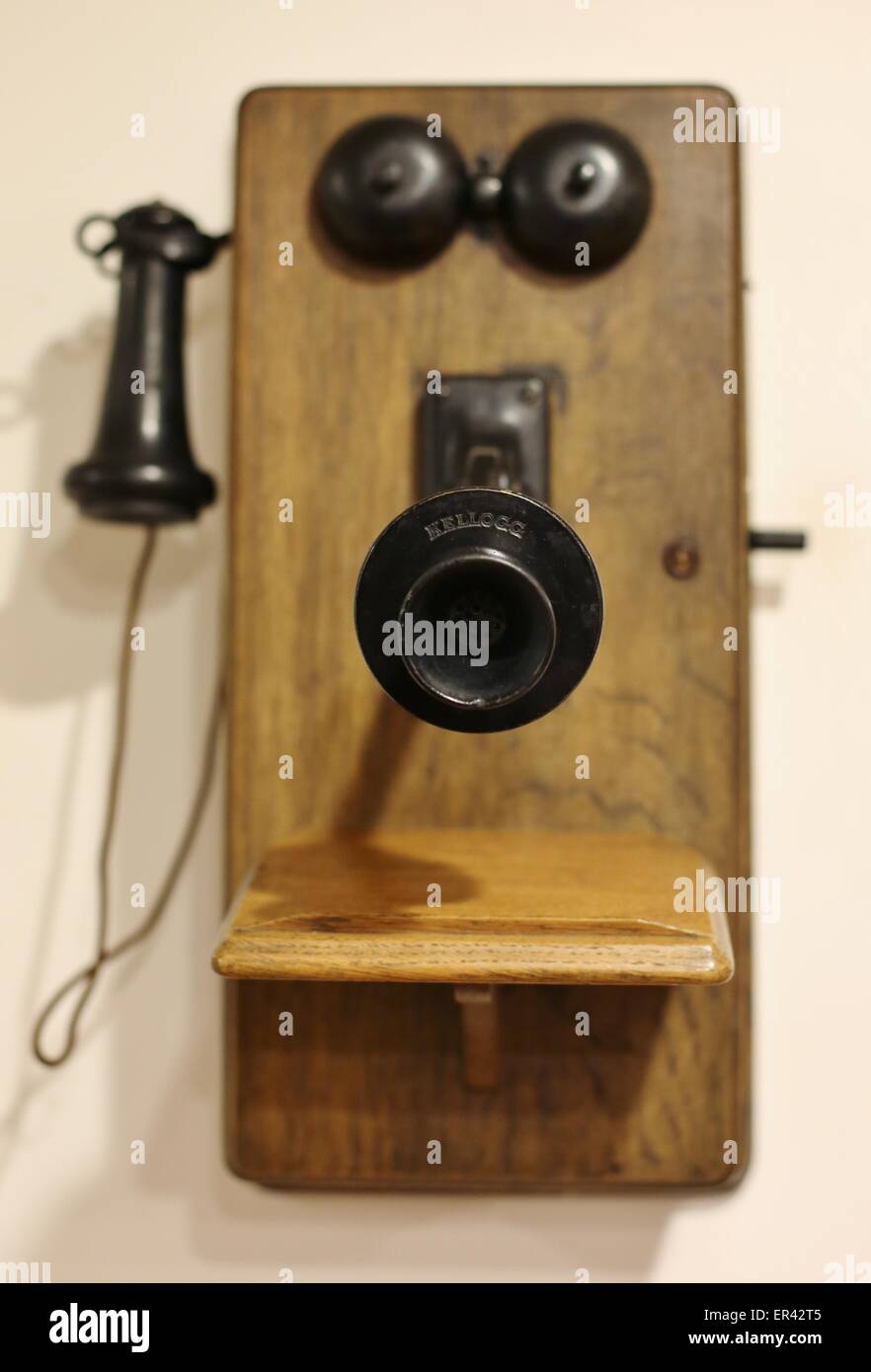 Une antique style manivelle téléphone. Banque D'Images