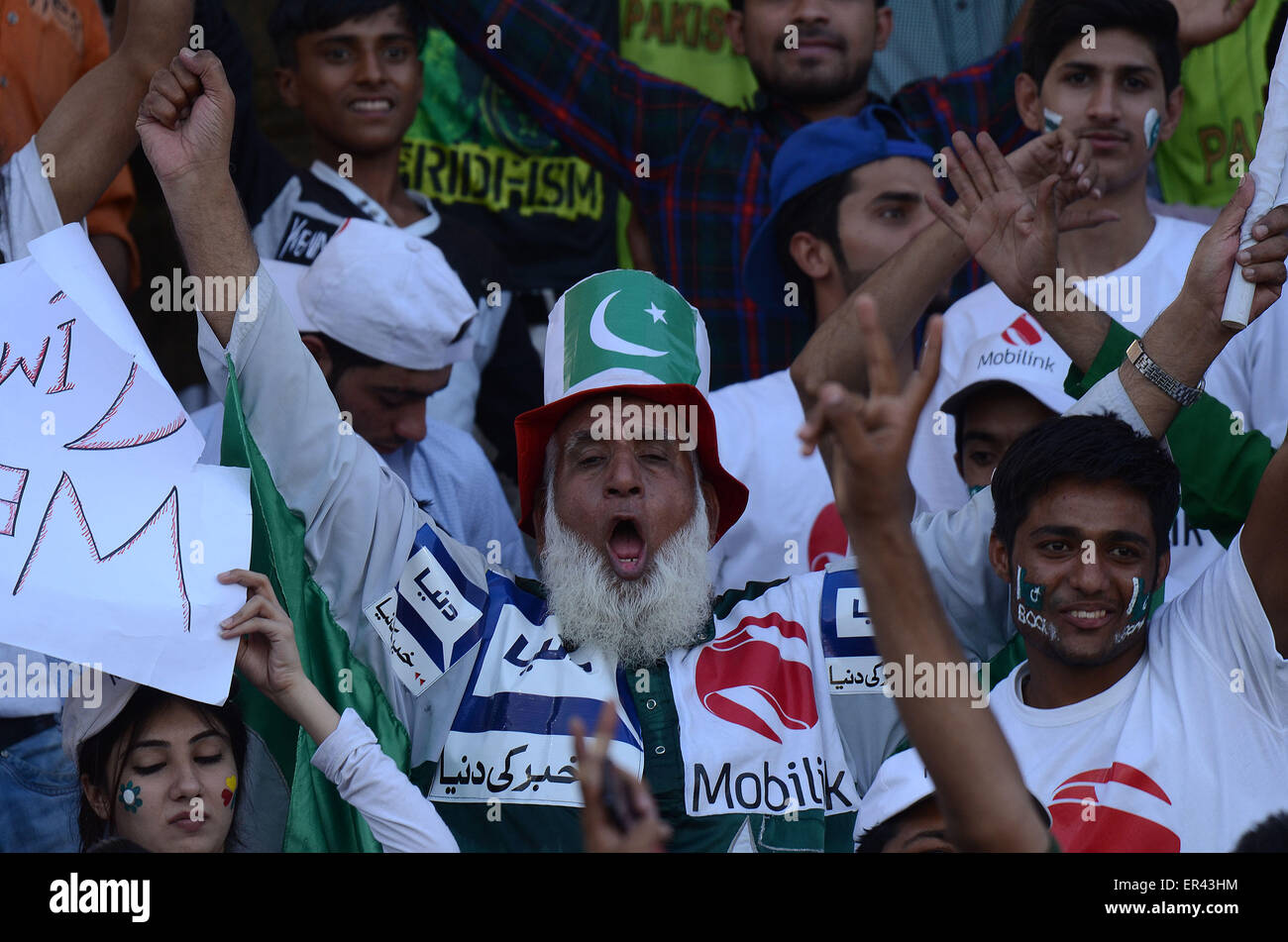 Lahore, Pakistan. 26 mai, 2015. La lumière du premier jour de match de cricket international entre le Pakistan et le Zimbabwe à Lahore Kadhafi stadium. Credit : Rana Sajid Hussain/Pacific Press/Alamy Live News Banque D'Images